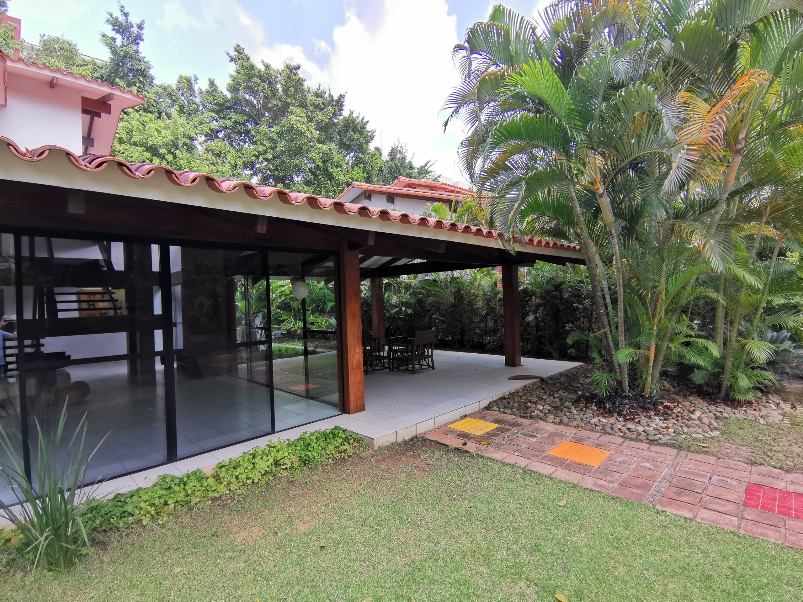 Vende - Casa en Condominio Dalí 3