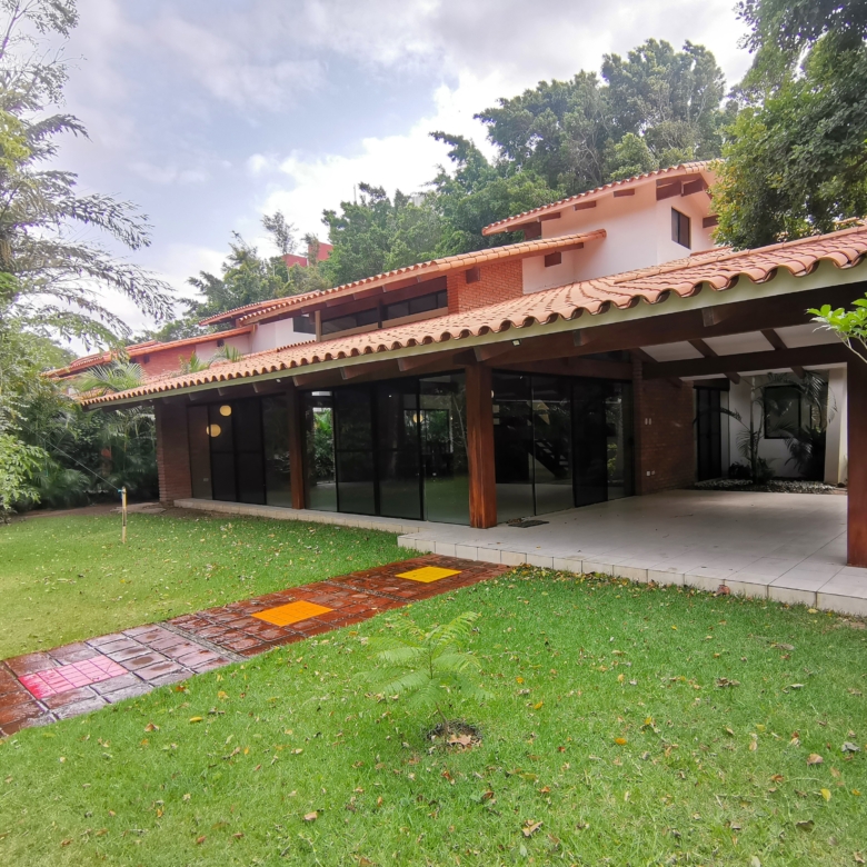 Fachada de casa en venta