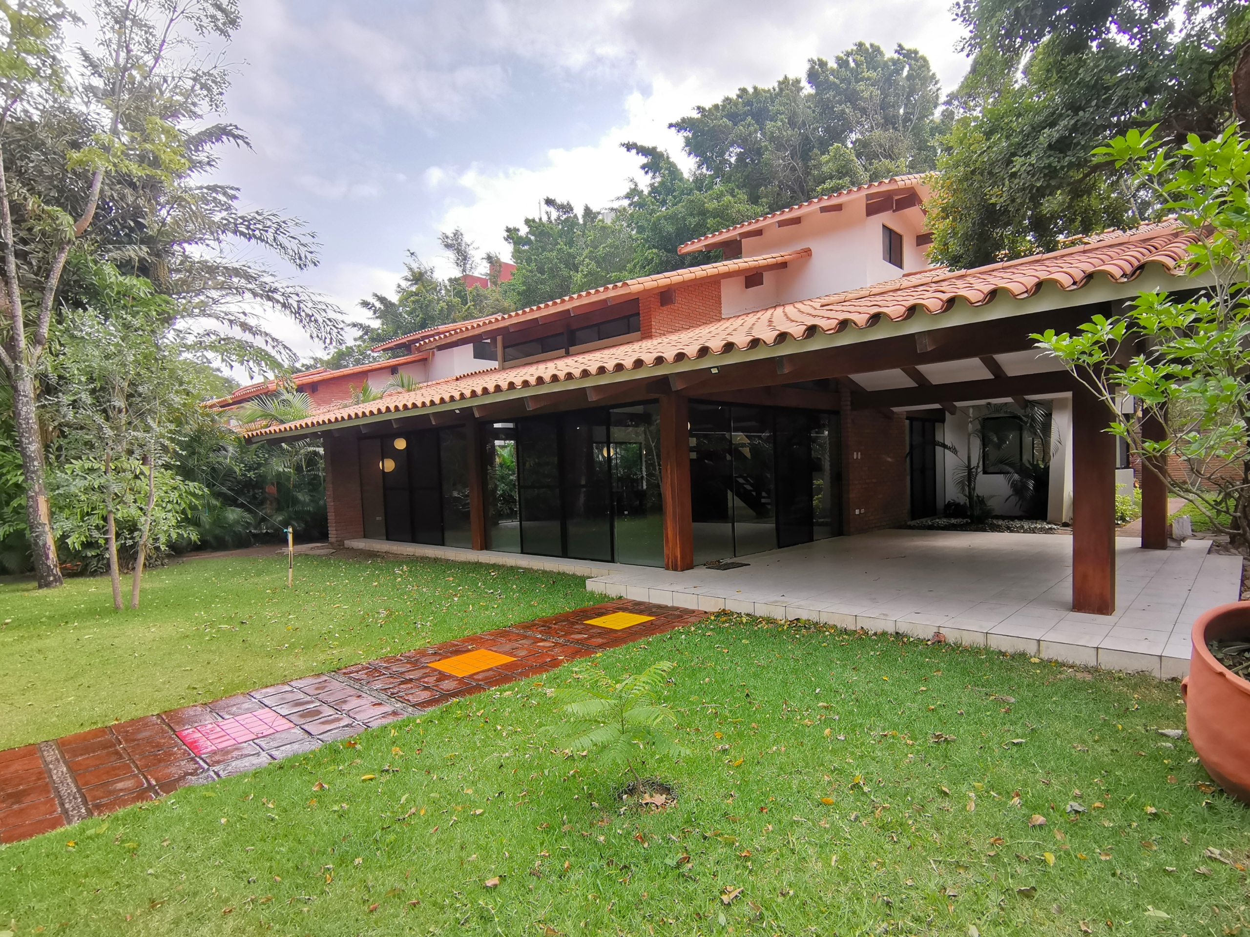 Fachada de casa en venta